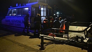 Gökçeada'da bir hastanın tıbbi tahliyesi Sahil Güvenlik Botuyla yapıldı