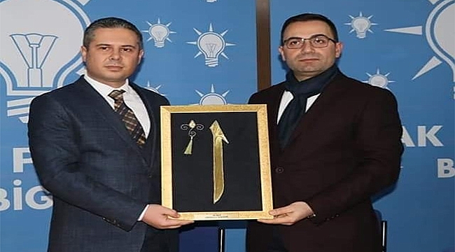 AK PARTİ'DE ÇALIŞMALAR ARALIKSIZ SÜRÜYOR