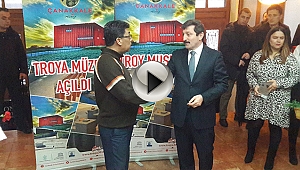 ANLAMLI BİR GÜNDE ANLAMLI BİR SERGİ "BASINDA TROYA"