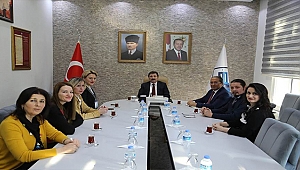 BAĞIMLILIKLA MÜCADELE EĞİTİMİ ALAN ÖĞRETMENLER VALİ ORHAN TAVLI'YI ZİYARET ETTİ