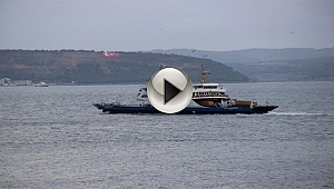 BOZCAADA FERİBOT SEFERLERİNE 'FIRTINA' ENGELİ