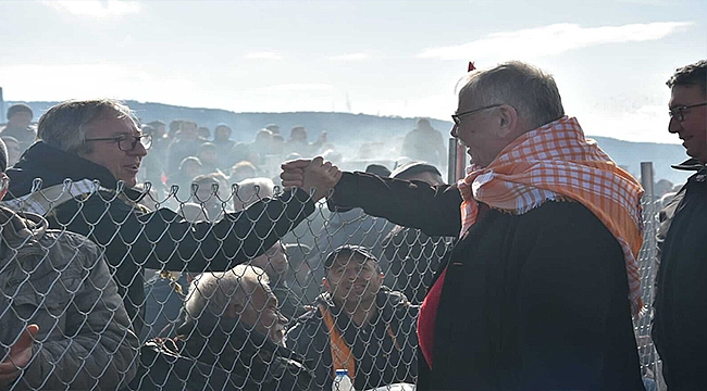 DEVE GÜREŞLERİNE BÜYÜK İLGİ