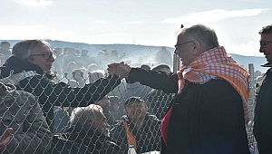 DEVE GÜREŞLERİNE BÜYÜK İLGİ