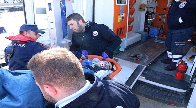 GEMİDE RAHATSIZLANAN PERSONEL İÇİN SEFERBER OLDULAR