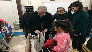 KADINLAR PAZAR FİLESİ ÖRÜYOR