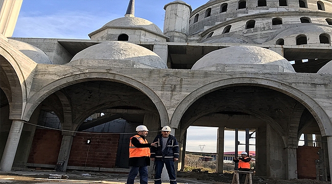REKTÖR ACER, 18 MART İÇDAŞ ULU CAMİİ İNŞAATINDA İNCELEMELERDE BULUNDU
