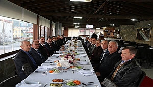 VALİ ORHAN TAVLI, ECEABAT İLÇESİ KÖY MUHTARLARIYLA BİR ARAYA GELDİ