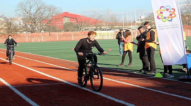 'Var Bu Yetenek Bizde' Projesi Hem Öğretiyor, Hem Eğlendiriyor