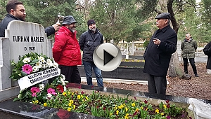 VEFAT EDEN GAZETECİLER MEZARLARI BAŞINDA ANILDI