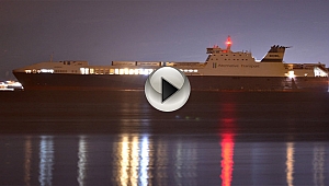 YANAN GEMİYİ PERSONEL SÖNDÜRDÜ