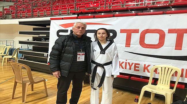 ZEYNEP'TEN YİNE BİR BAŞARI DAHA