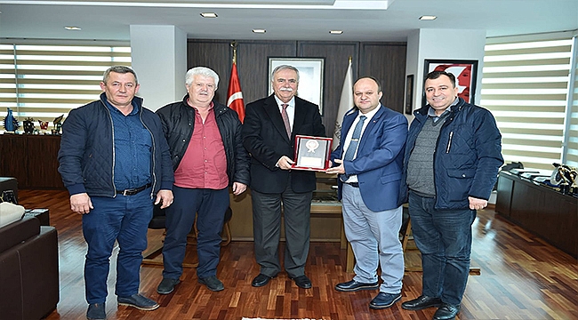 İZMİR'DE YAŞAYAN ÇANAKKALELİLERDEN BAŞKAN GÖKHAN'A ZİYARET