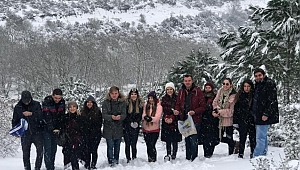 AK PARTİ GENÇLİK KOLLARINDAN DUYARLI DAVRANIŞ