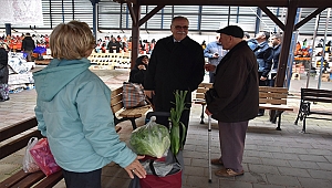 BAŞKAN GÖKHAN CUMA PAZARINI ZİYARET ETTİ