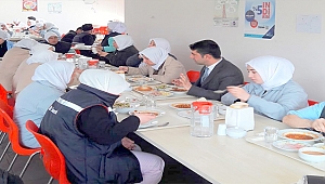 BAYRAM, FABRİKA İŞÇİLERİYLE BULUŞTU