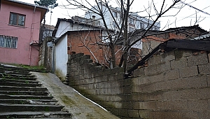 Biga'da Eve Giren İki Kişi Mutfak Eşyalarını Çaldı