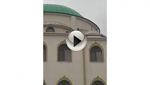 CAMİİ'DE İNTİHAR GİRİŞİMİ!