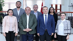 ÇANAKKALE BELEDİYE BAŞKAN ADAYI AYHAN GİDER'DEN ÇANAKKALE BAROSU'NA ZİYARET