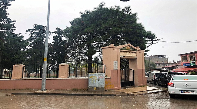 ÇANAKKALE VALİLİĞİ İL ÖZEL İDARESİ'NİN ŞEHİTLİKLERİMİZDEKİ ÇALIŞMALARI DEVAM EDİYOR