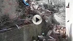 DEPREMDE HASAR GÖREN BİNALARIN YIKIMINA BAŞLANDI