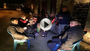 DEPREMDEN KORKAN VATANDAŞLAR GECEYİ DIŞARIDA GEÇİRDİ