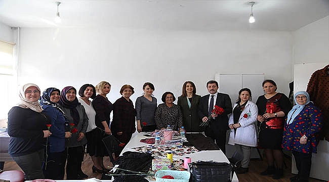 EĞİTMEN VE KURSİYER KADINLARIN 8 MART DÜNYA KADINLAR GÜNÜ KUTLANDI