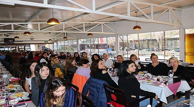 KEPEZ'DE 8 MART DÜNYA EMEKÇİ KADINLAR GÜNÜ DOLU DOLU GEÇTİ