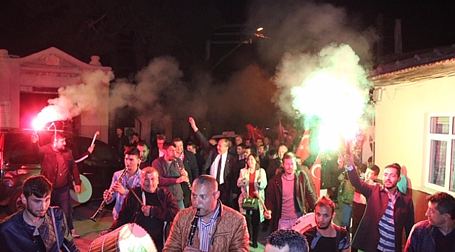 ŞEHİTLİK'TE YER GÖK 'BİZİM İSMAİL' SLOGANIYLA İNLEDİ