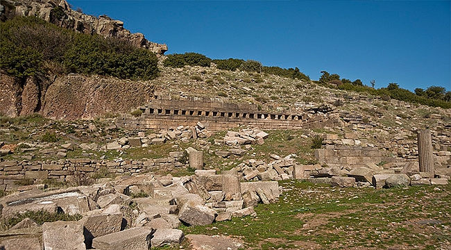 " TROYA, ASSOS, PARİON ÖREN YERLERİ'NDE KAZI SÜRESİ 1 YILA UZATILDI"