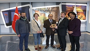 TROYA VAKFI YENİ YÖNETİM KURULUNDAN VALİLİĞE ZİYARET