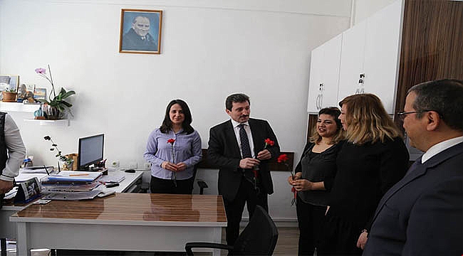 VALİ ORHAN TAVLI, VALİLİK PERSONELİNİN DÜNYA KADINLAR GÜNÜNÜ KUTLADI