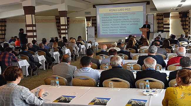 BELEDİYE MECLİS ÜYELERİ ORYANTASYON EĞİTİMİNE KATILDI