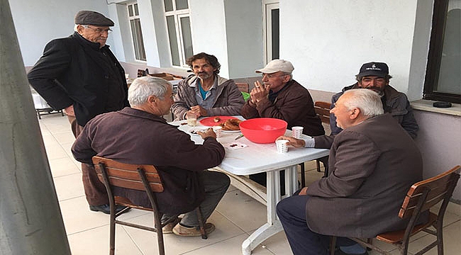 BİGA'NIN KORUOBA KÖYÜNDE GELENEKSEL SÜT GÜNÜ YAPILDI