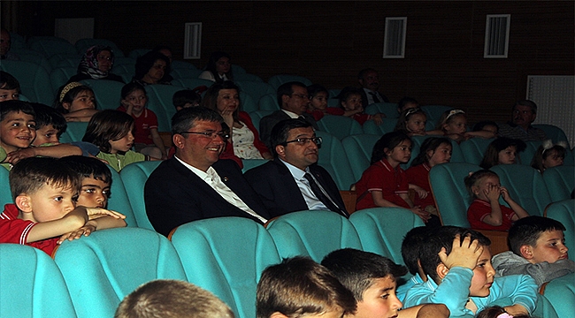 ÇAN'DA "İYİLİĞİN GÜCÜ" ÇOCUK TİYATROSU SERGİLENDİ