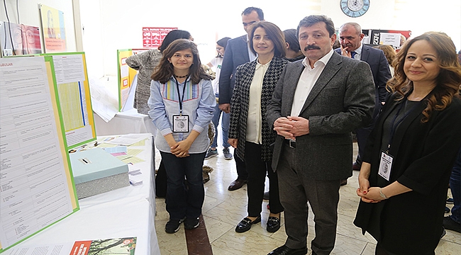 ÇANAKKALE BİLİM VE SANAT MERKEZİNDE "TÜBİTAK 4006 BİLİM" FUARI AÇILDI