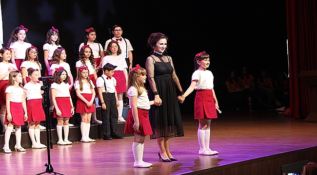 ÇOCUK KÜLTÜR EVİ KOROSUNA 3 BAŞARI ÖDÜLÜ