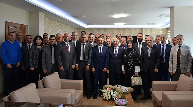 ÇOMÜ'DE REKTÖRLÜK DEVİR TESLİM TÖRENİ GERÇEKLEŞTİ