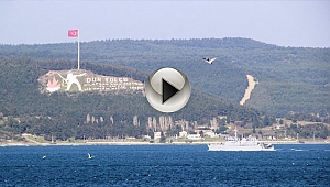 FRANSIZ MAYIN AVLAMA GEMİSİ ÇANAKKALE BOĞAZI'NDAN GEÇTİ