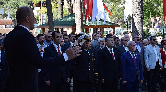 LAPSEKİ'DE 23 NİSAN COŞKUYLA KUTLANDI