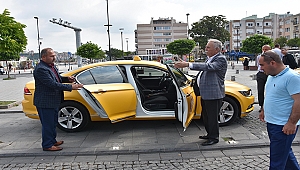 BAŞKAN GÖKHAN, CUMHURİYET VE İSKELE MEYDANI'NDA İNCELEMELERDE BULUNDU