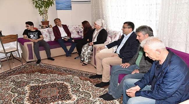 BAŞKAN ÖZ, ŞEHİT ANNELERİNİN ANNELER GÜNÜNÜ KUTLADI