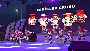 ÇAFAD 20.DAMLA HALK DANSLARI GECESİ, BÜYÜK BEĞENİ TOPLADI