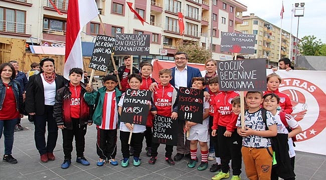 ÇAN'DA ÇOCUK İSTİSMARINA KARŞI YÜRÜYÜŞ