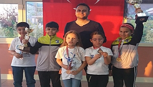 ÇANAKKALE BELEDİYESPOR BARIŞ KUPASI'NI 2 KUPA 4 MADALYA İLE TAMAMLADI