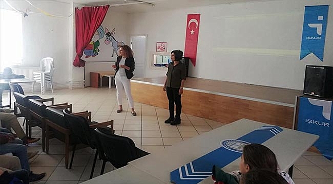 ÇANAKKALE İŞKUR MESLEK TANITIM GÜNLERİNDE İŞ VE MESLEK DANIŞMANLIĞINI ANLATIYOR