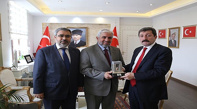 DİYANET İŞLERİ BAŞKANLIĞI VAİZİ KAMİL BARAN, VALİLİĞİ ZİYARET ETTİ