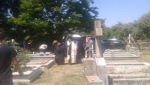 EVİNDE ÖLÜ BULUNAN RUM ASILLI PİNARİ SON YOLCULUĞUNA UĞURLANDI