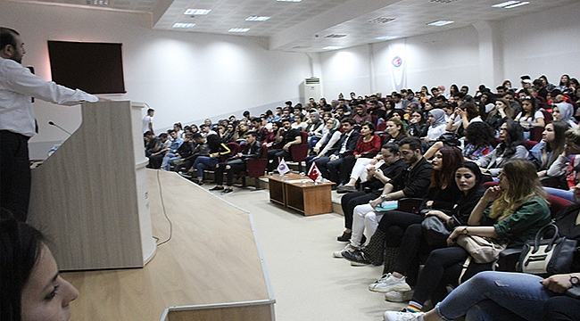 EZİNE'DE 250 YÜKSEKOKUL ÖĞRENCİSİ İŞKUR PANELİNE KATILDI