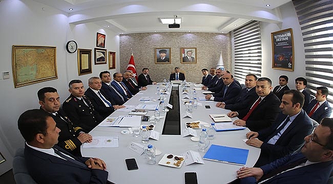 İÇİŞLERİ BAKAN YARDIMCISI MUHTEREM İNCE, ÇANAKKALE VALİLİĞİNİ ZİYARET ETTİ