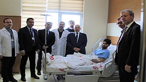 KAZADA YARALANAN ÖĞRENCİLERİ ZİYARET ETTİ